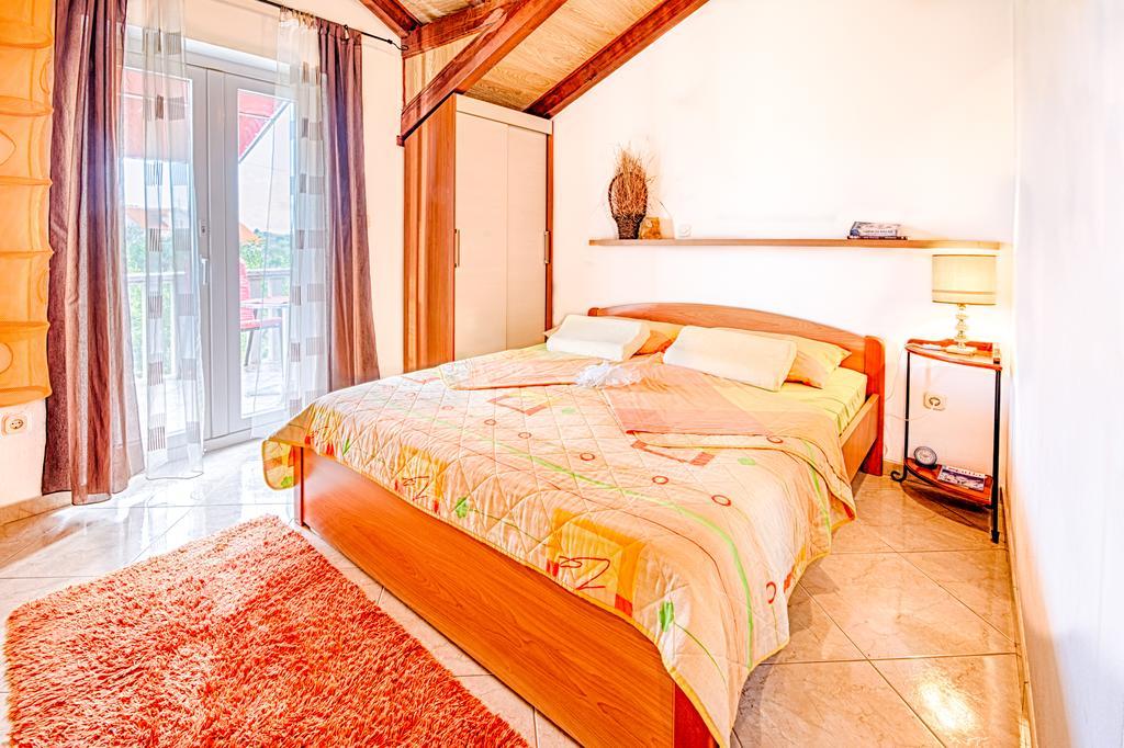 Apartmani Rita Milna  Rom bilde