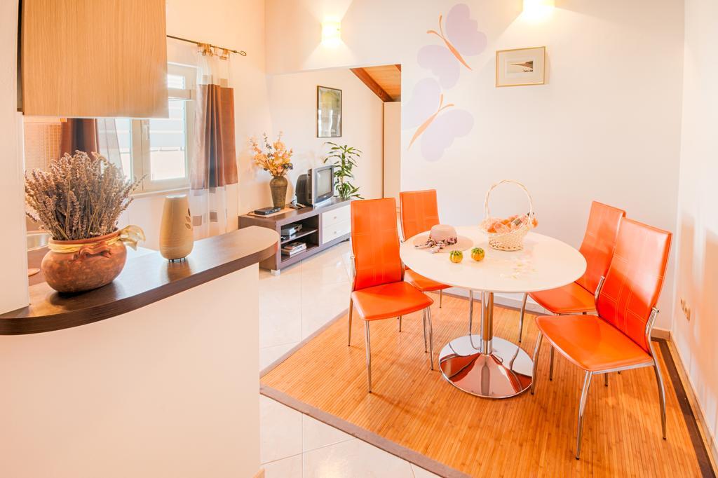 Apartmani Rita Milna  Rom bilde
